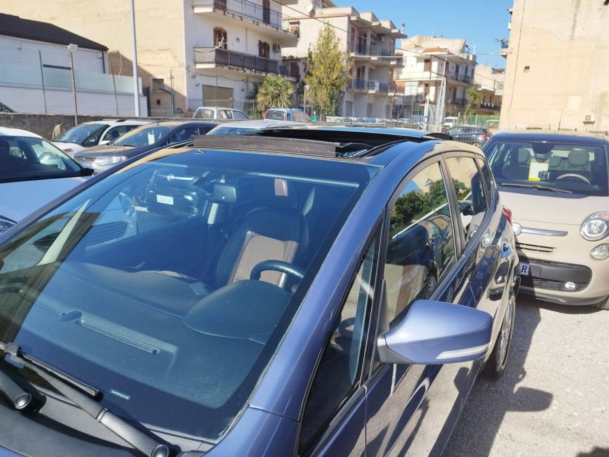 Hyundai ix20 1.4 CRDI 90 CV Style (8)