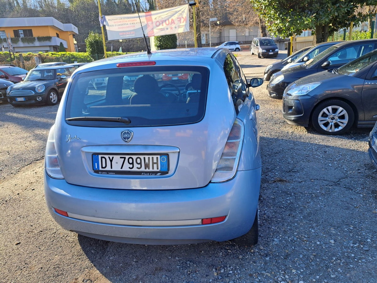 Lancia Ypsilon 1.4 Argento Ecochic GPL (10)