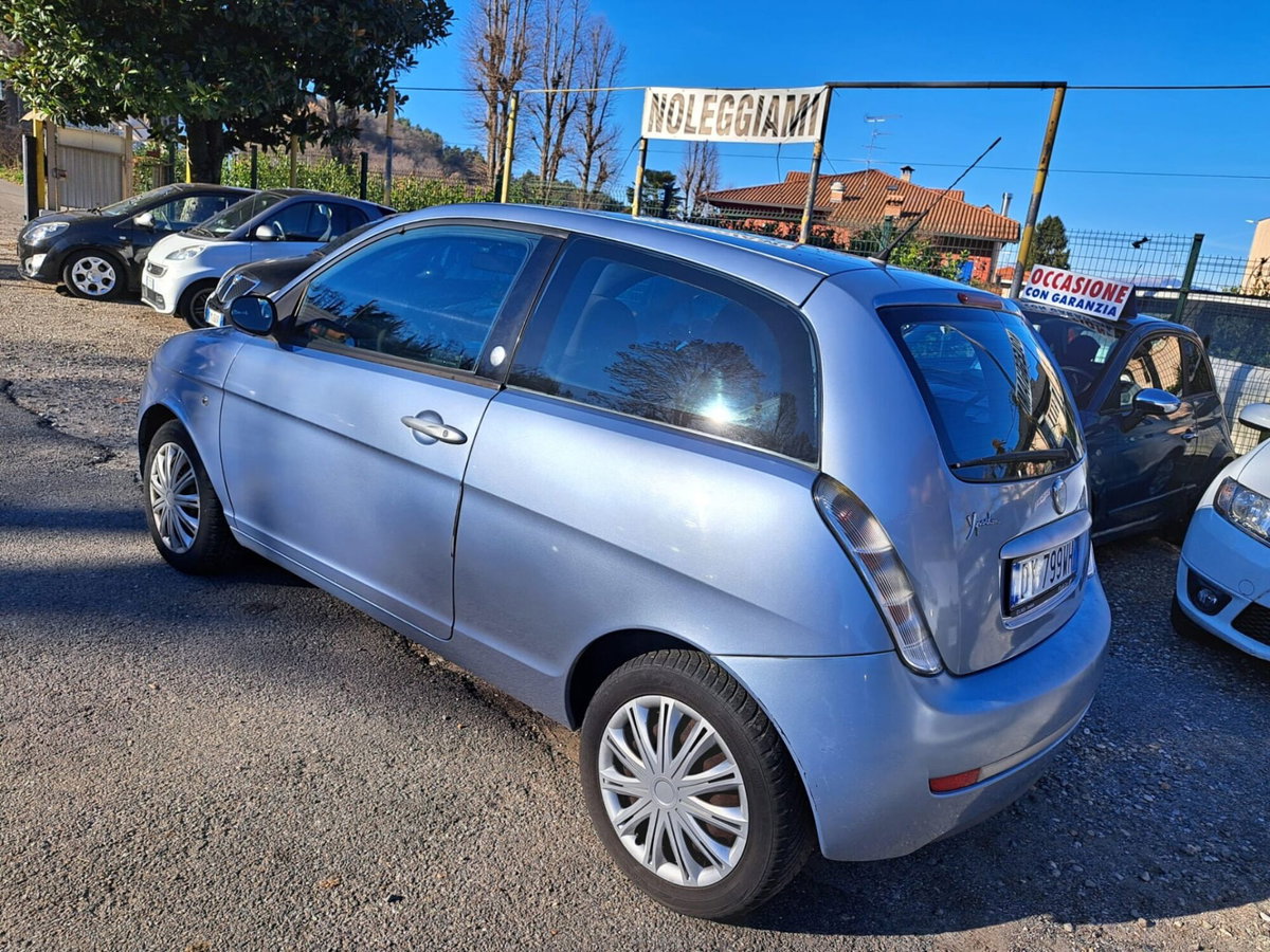 Lancia Ypsilon 1.4 Argento Ecochic GPL (12)