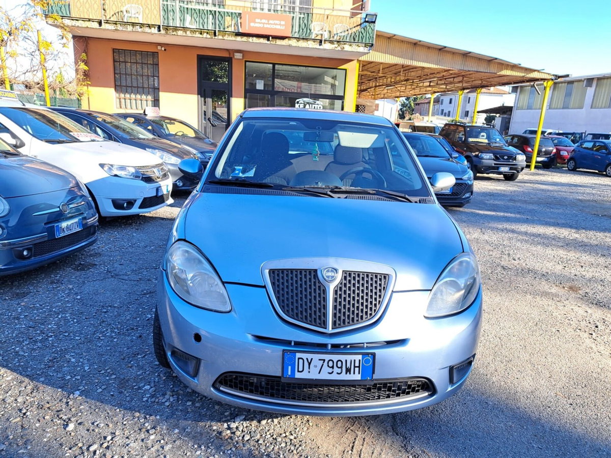 Lancia Ypsilon 1.4 Argento Ecochic GPL (13)