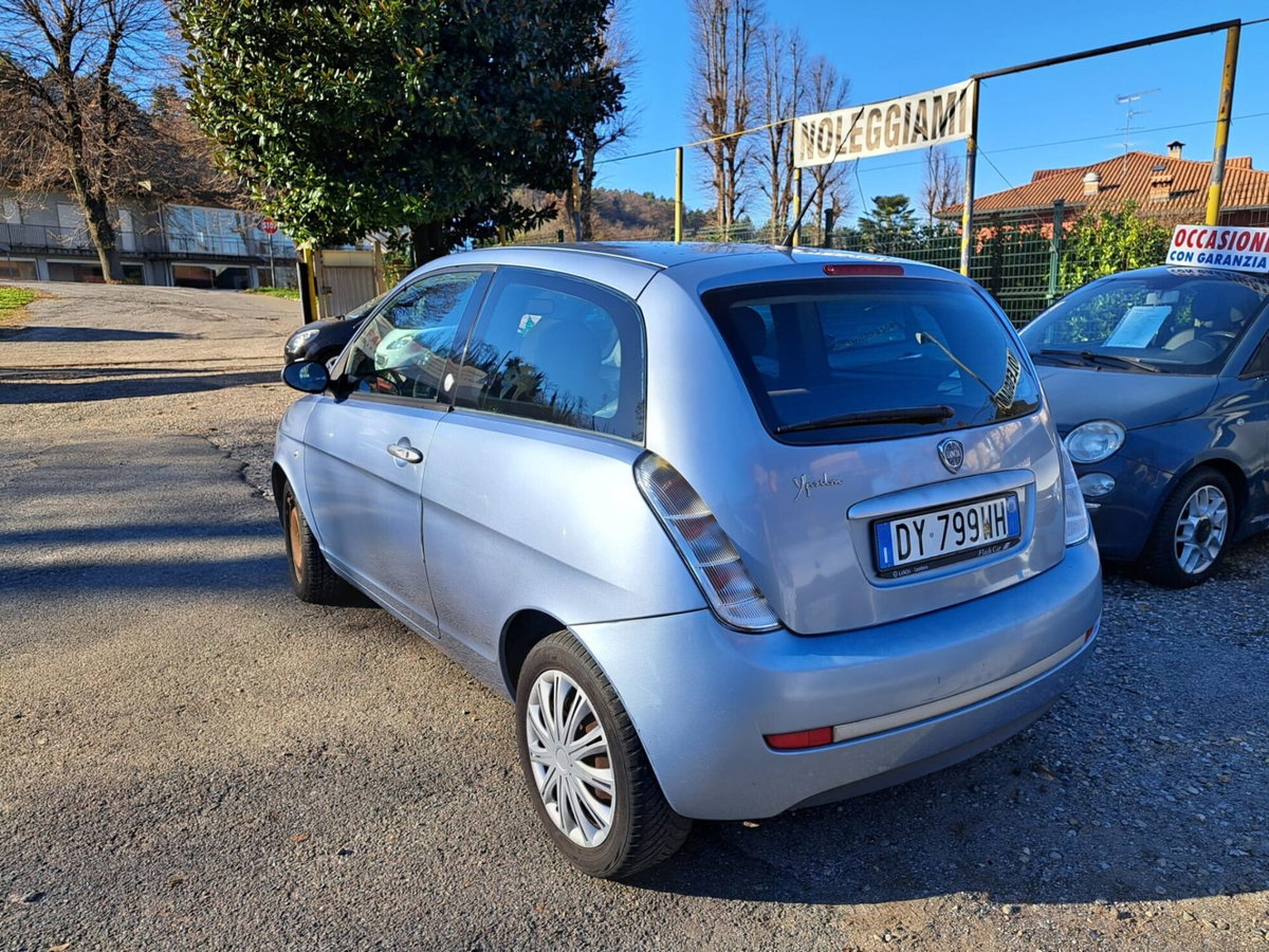 Lancia Ypsilon 1.4 Argento Ecochic GPL (15)
