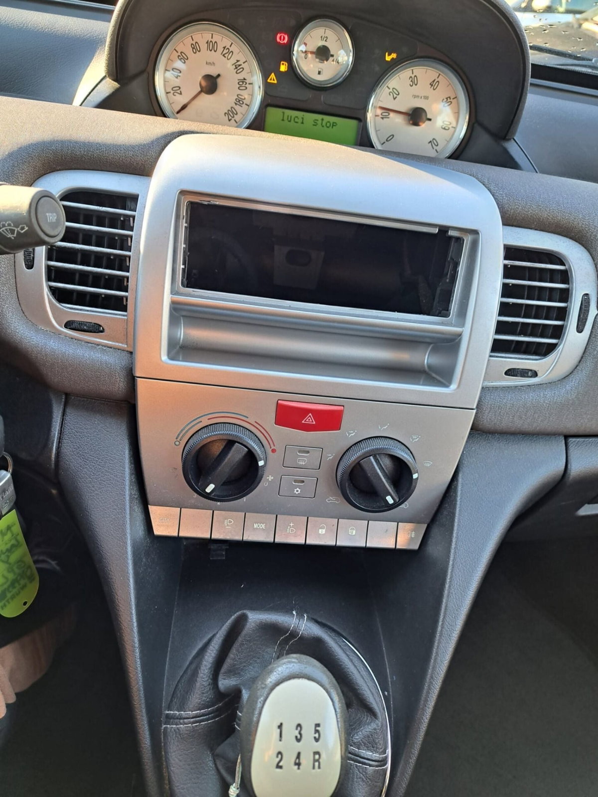 Lancia Ypsilon 1.4 Argento Ecochic GPL (16)