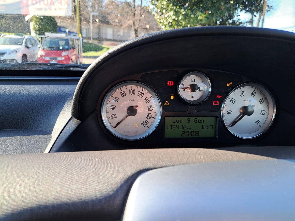 Lancia Ypsilon 1.4 Argento Ecochic GPL (19)