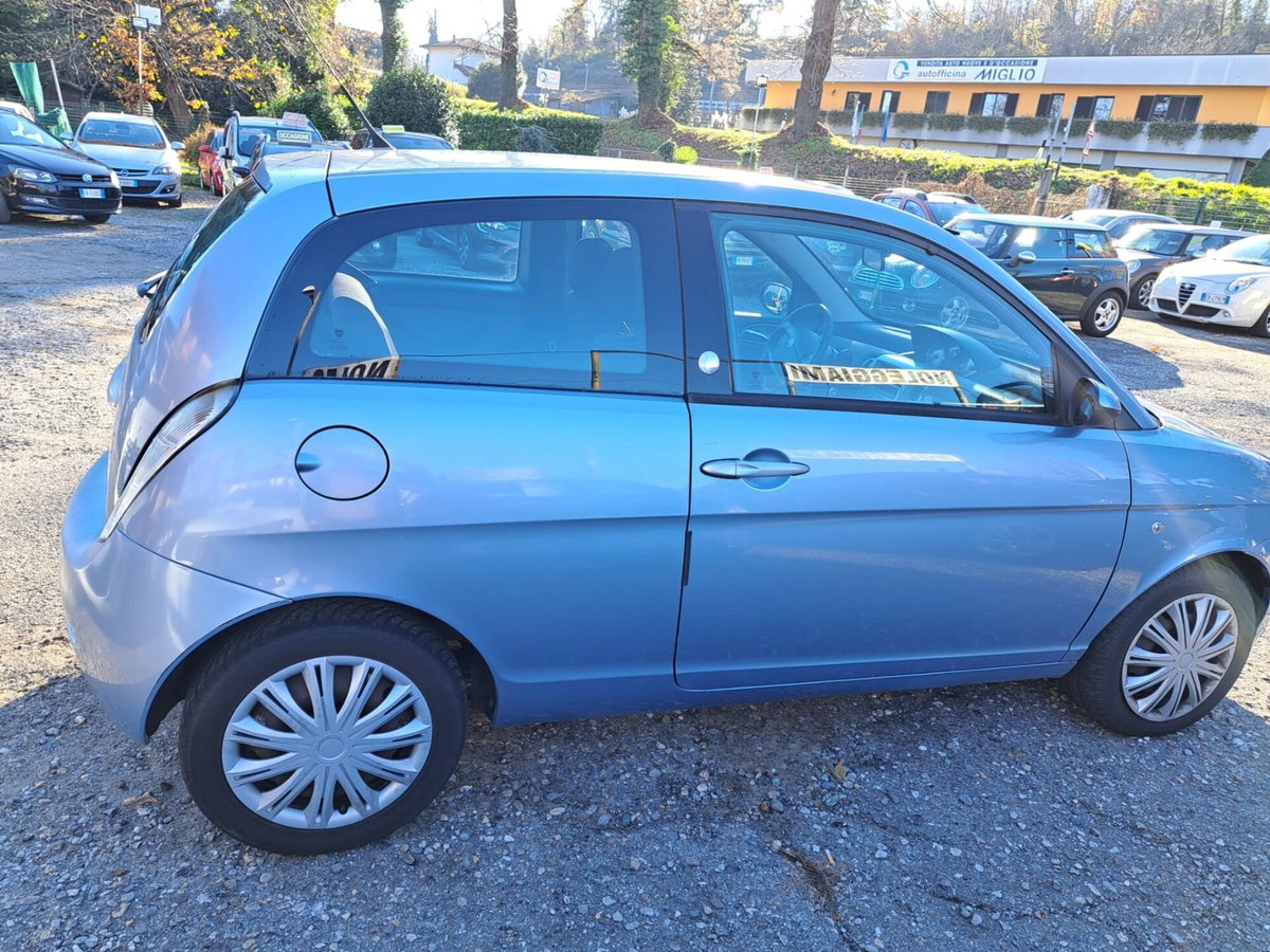Lancia Ypsilon 1.4 Argento Ecochic GPL (7)
