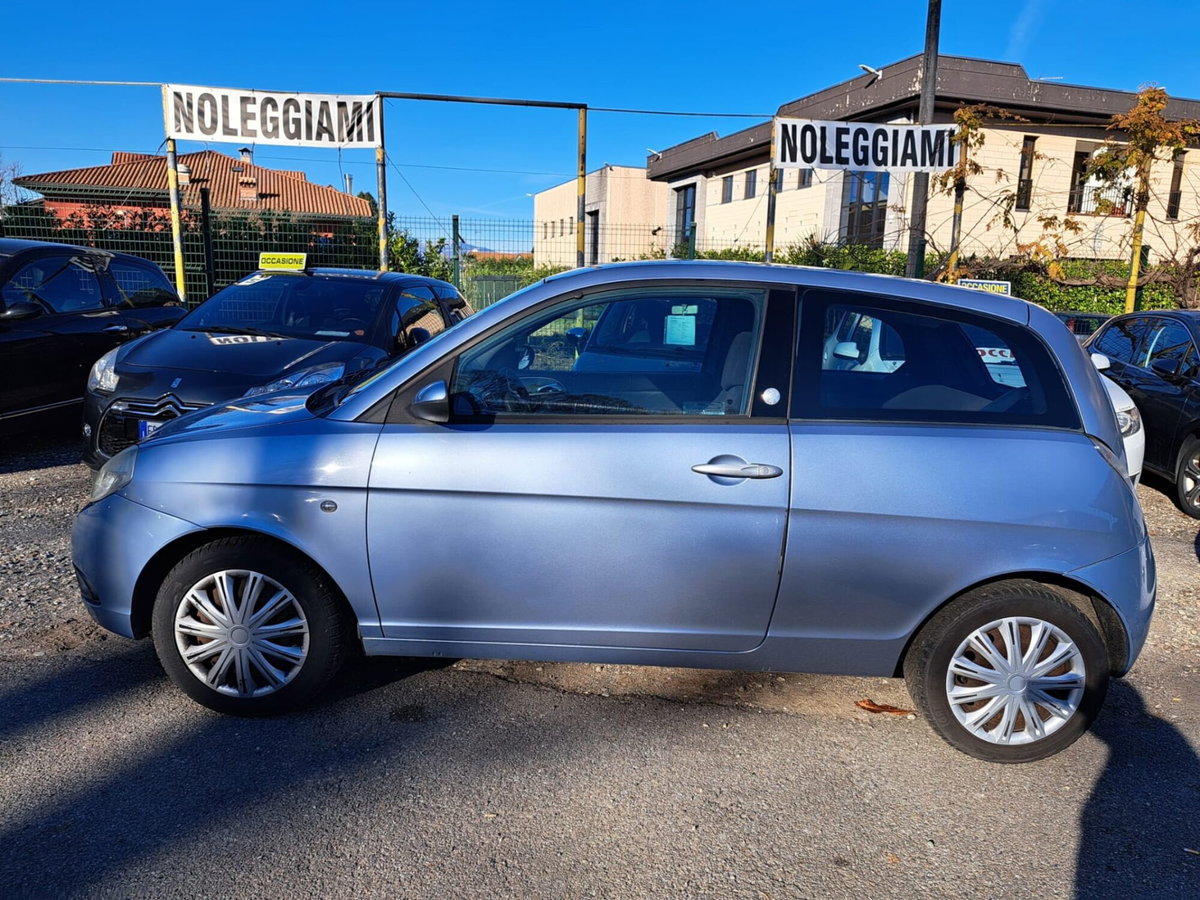 Lancia Ypsilon 1.4 Argento Ecochic GPL (9)