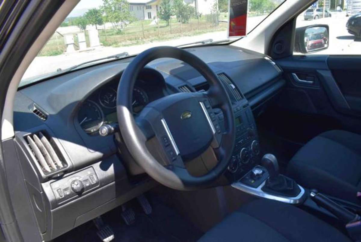 Land Rover Freelander 2.2 TD4 S.W. S (6)