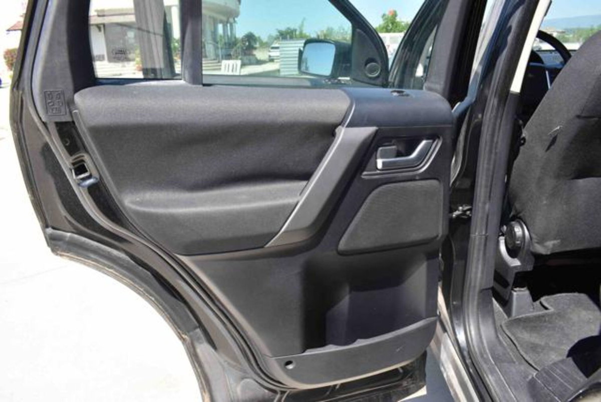Land Rover Freelander 2.2 TD4 S.W. S (9)