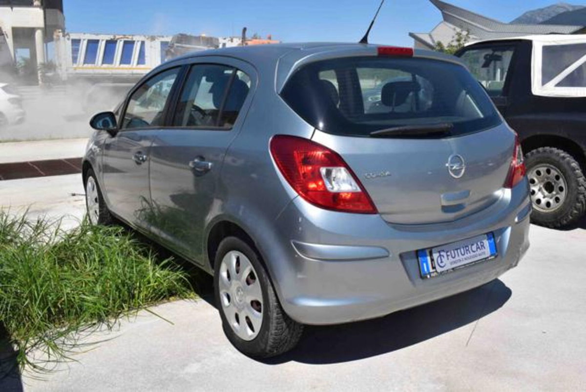 Opel Corsa 1.2 5 porte Edition (13)