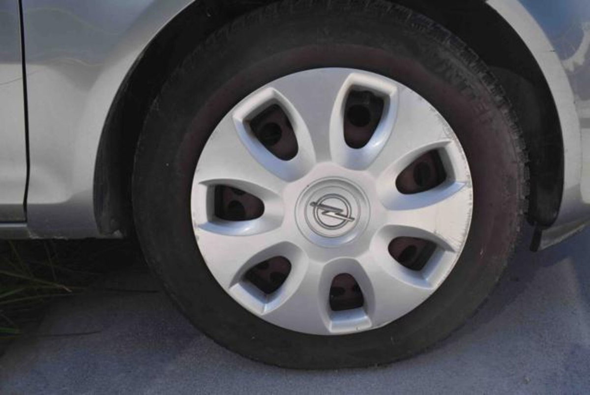 Opel Corsa 1.2 5 porte Edition (14)
