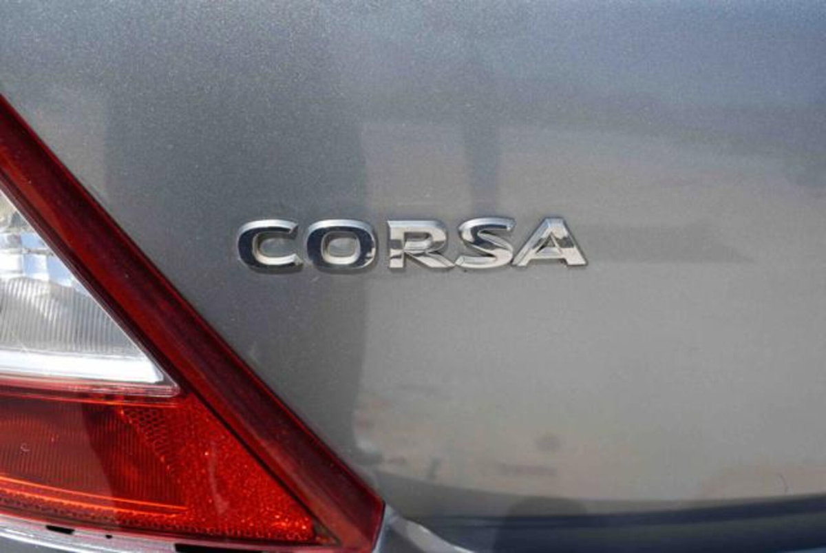 Opel Corsa 1.2 5 porte Edition (16)