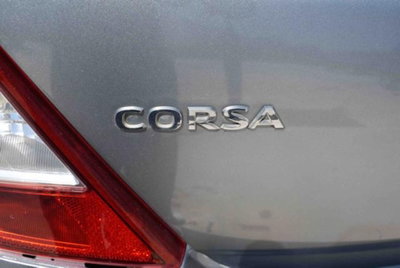 Opel Corsa 1.2 5 porte Edition (16)