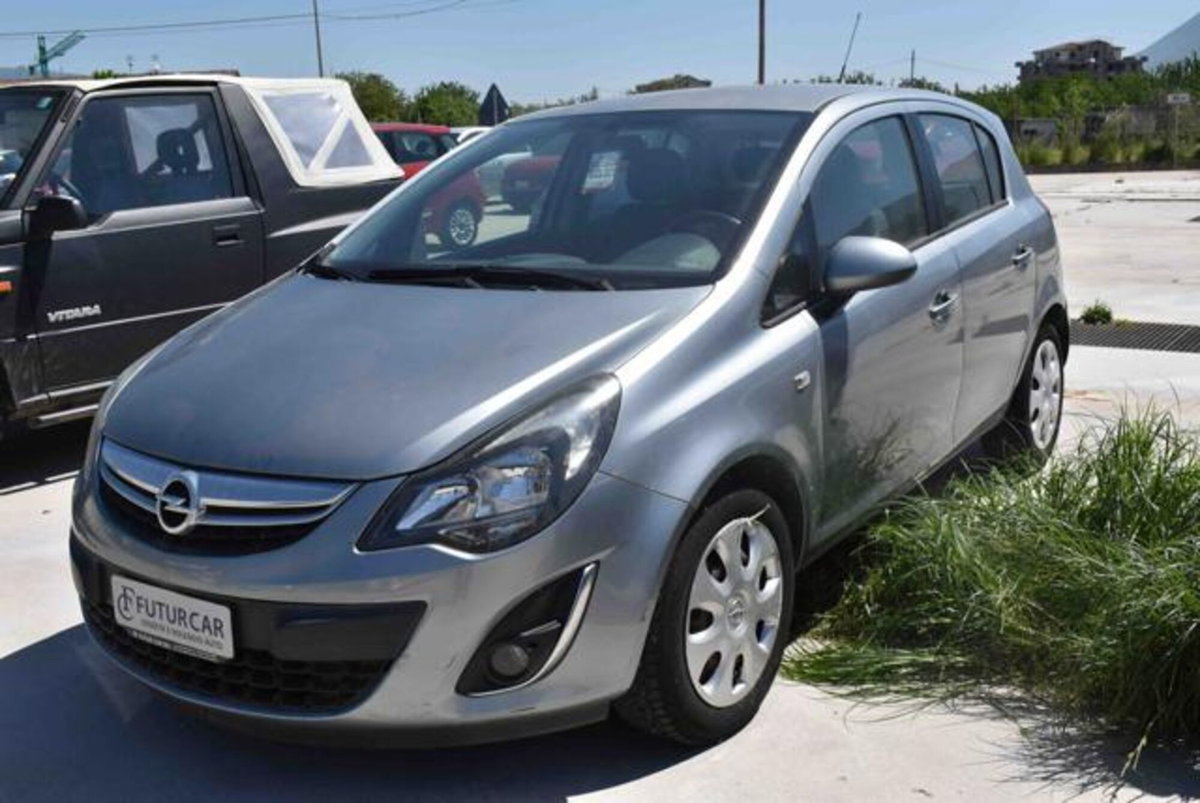 Opel Corsa 1.2 5 porte Edition (2)