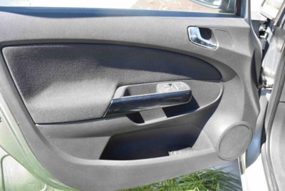 Opel Corsa 1.2 5 porte Edition (5)