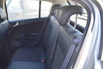 Opel Corsa 1.2 5 porte Edition (9)