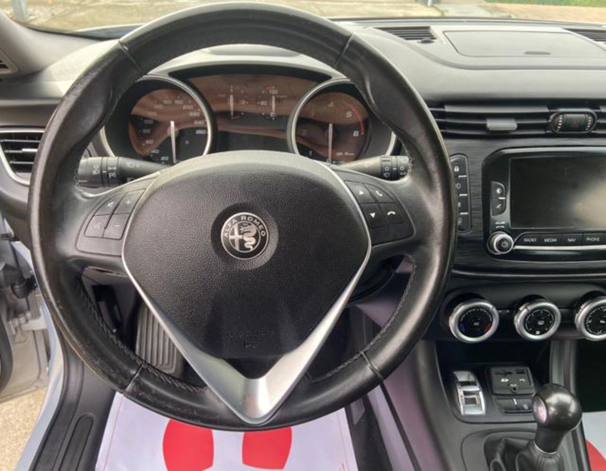 Alfa Romeo Giulietta 1.6 JTDm Giulietta 120cv tct (10)