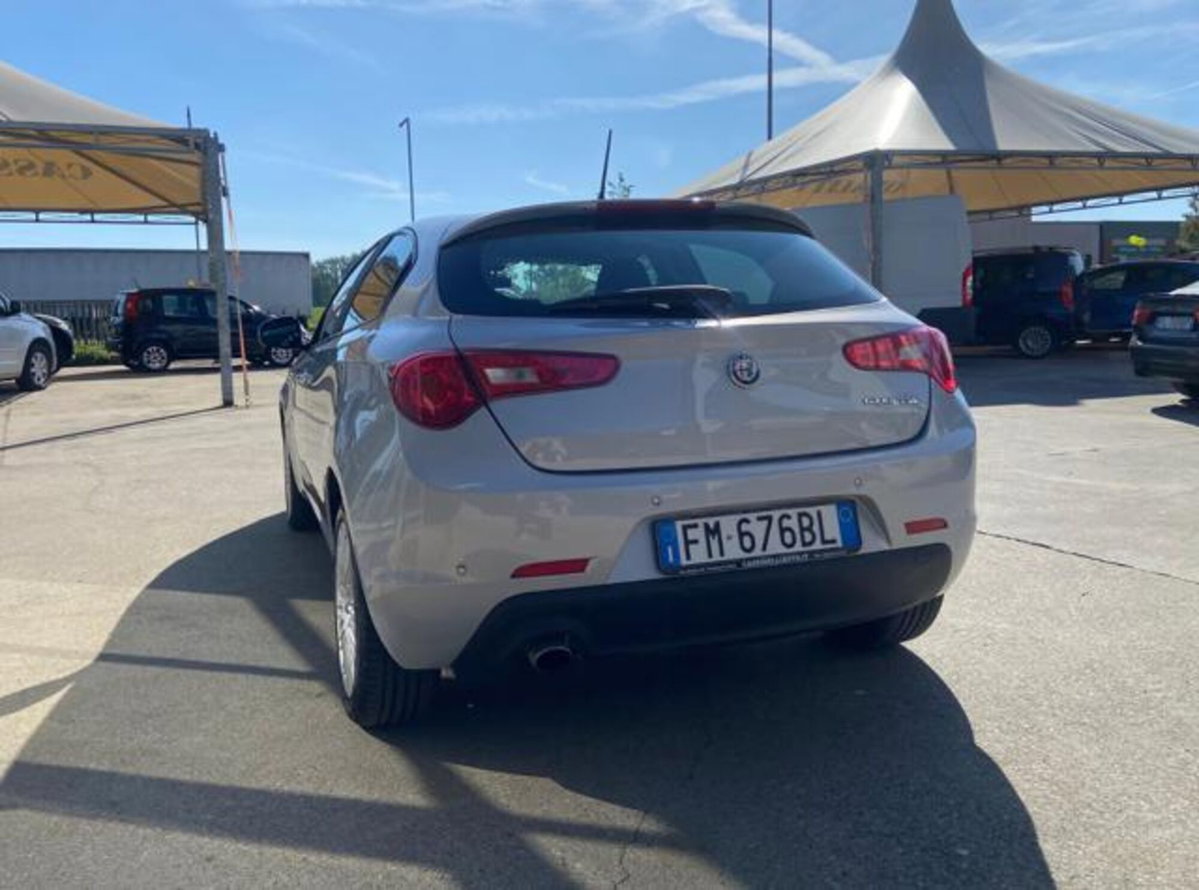 Alfa Romeo Giulietta 1.6 JTDm Giulietta 120cv tct (5)