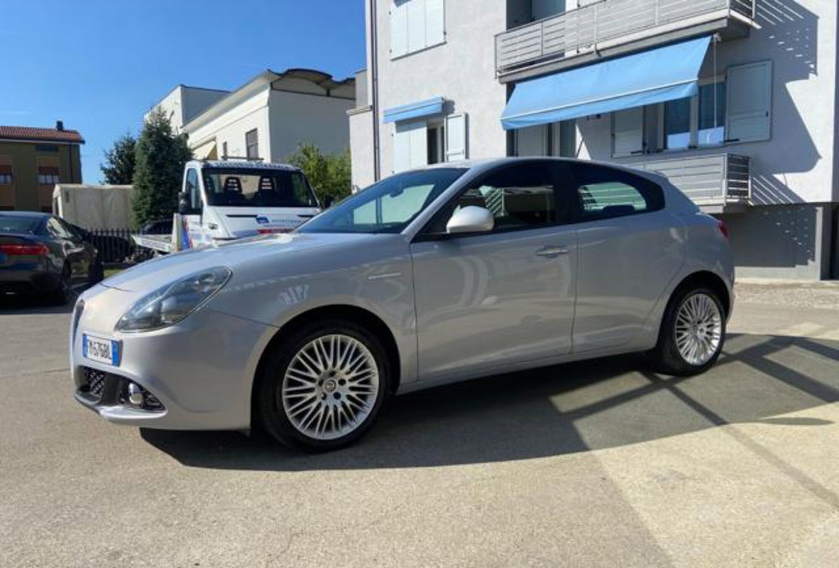 Alfa Romeo Giulietta 1.6 JTDm Giulietta 120cv tct (7)