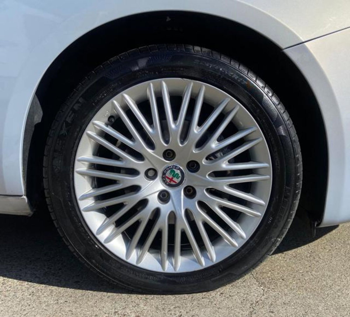 Alfa Romeo Giulietta 1.6 JTDm Giulietta 120cv tct (9)