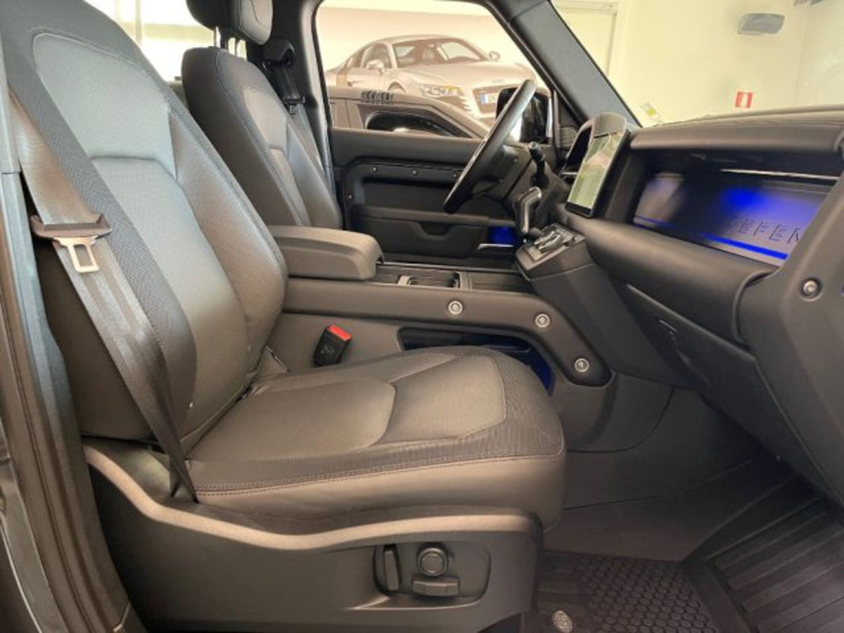 Land Rover Defender 110 2.0 si4 phev X-Dynamic SE awd 300cv auto (11)