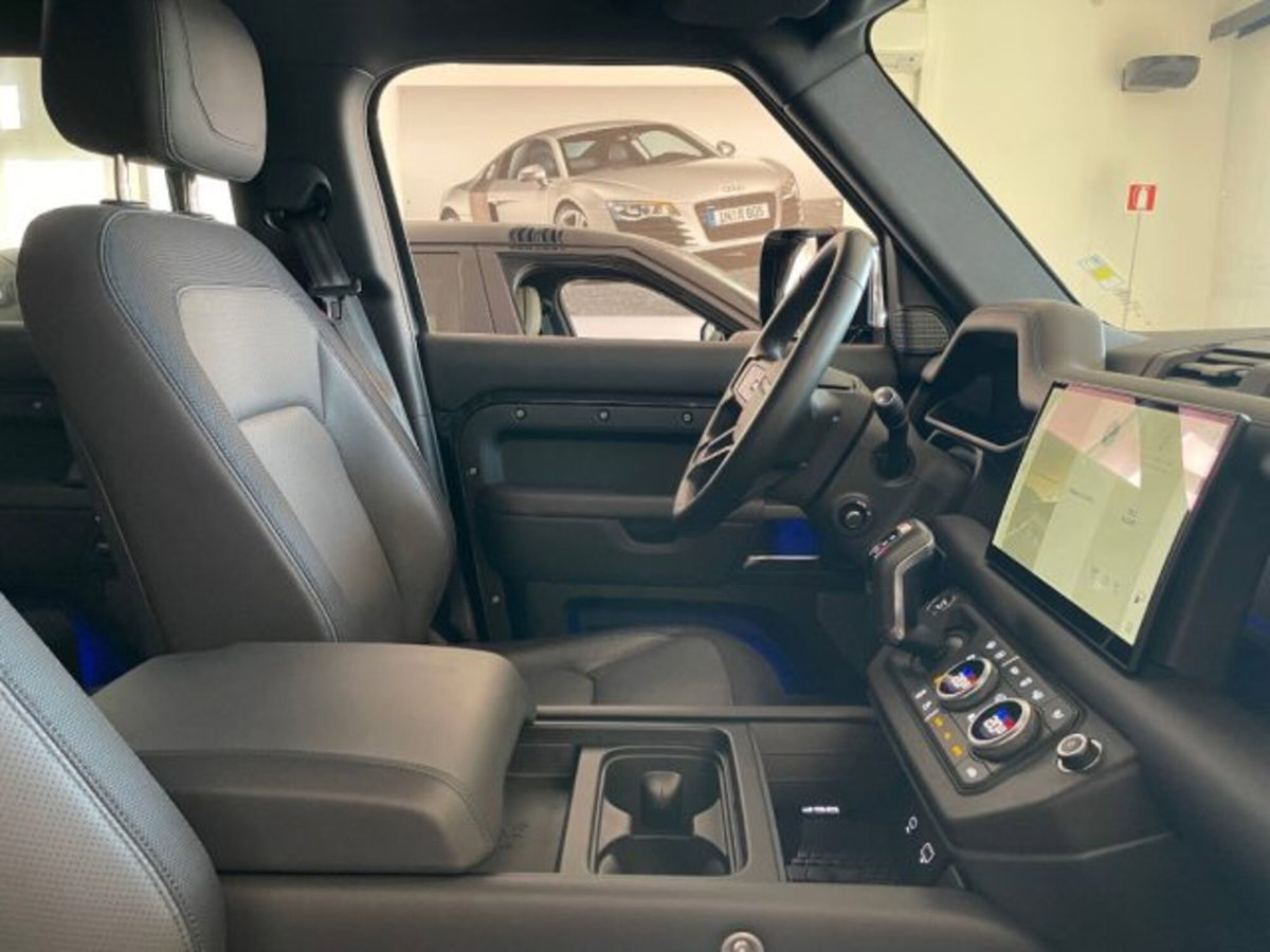 Land Rover Defender 110 2.0 si4 phev X-Dynamic SE awd 300cv auto (13)