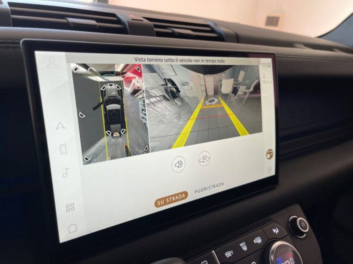 Land Rover Defender 110 2.0 si4 phev X-Dynamic SE awd 300cv auto (16)
