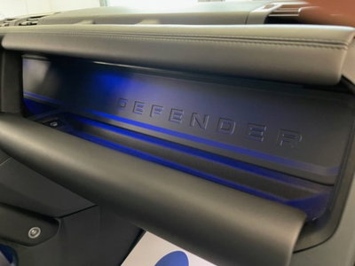 Land Rover Defender 110 2.0 si4 phev X-Dynamic SE awd 300cv auto (17)
