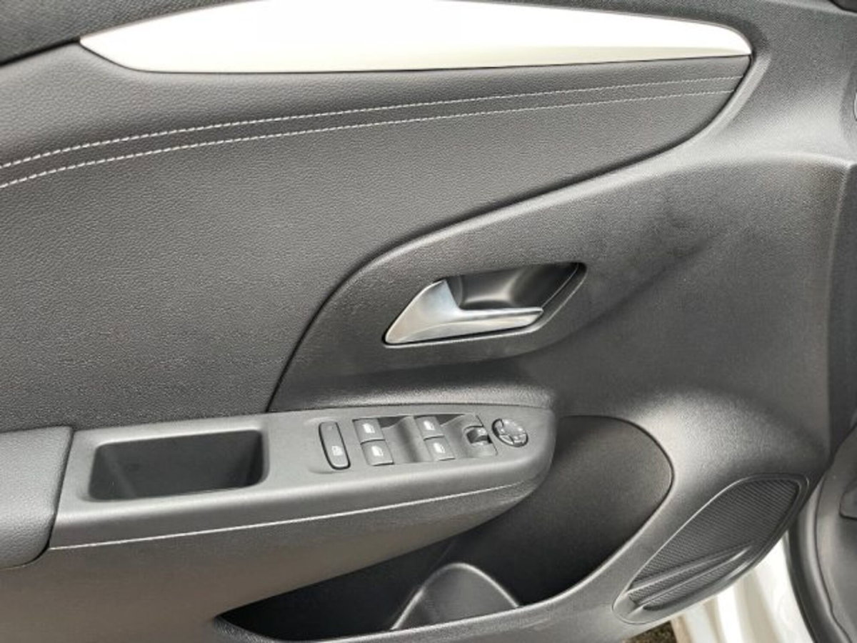 Opel Corsa 1.2 hybrid GS 100cv dct6 (18)