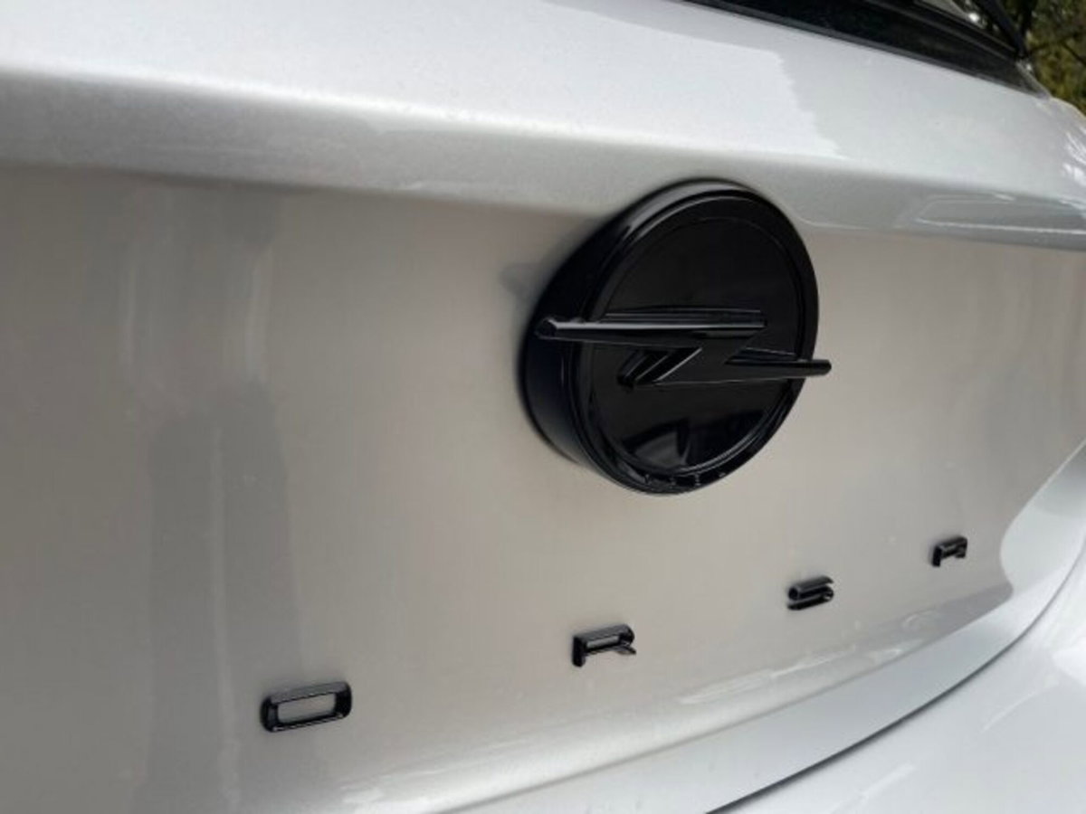 Opel Corsa 1.2 hybrid GS 100cv dct6 (9)