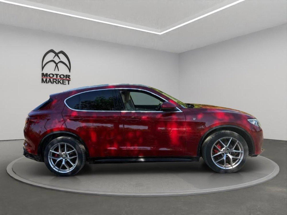 Alfa Romeo Stelvio Stelvio 2.0 Turbo 280 CV AT8 Q4 Ti (4)