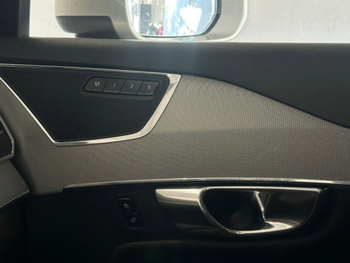 Volvo XC90 D5 AWD Geartronic Inscription (11)