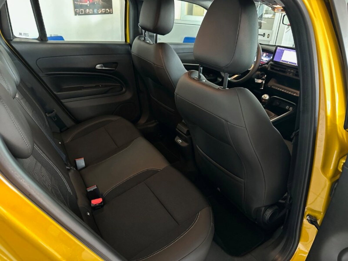 Jeep Avenger 1.2 turbo Altitude fwd 100cv (13)