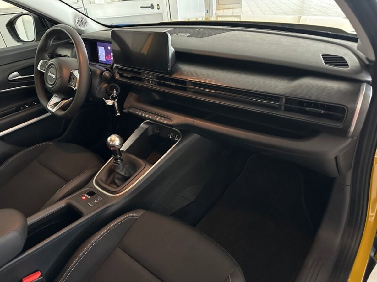 Jeep Avenger 1.2 turbo Altitude fwd 100cv (15)