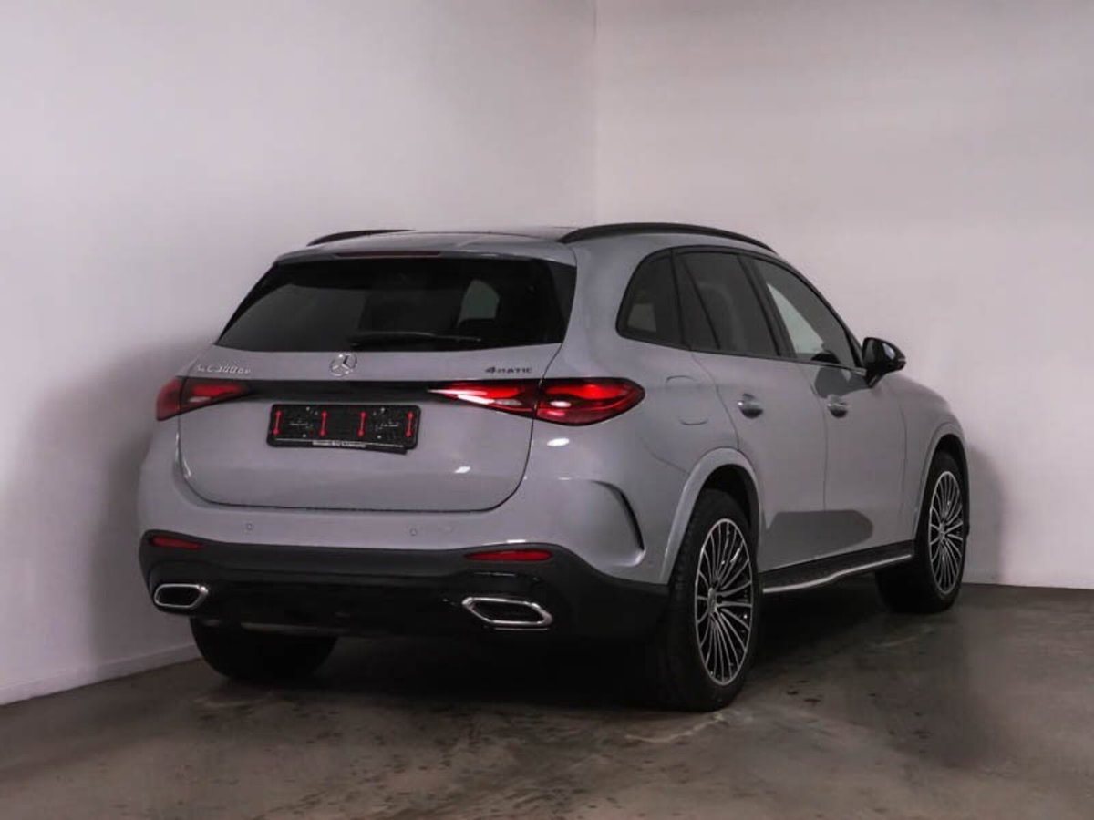 Mercedes-Benz GLC SUV 300 de phev AMG Line Premium 4matic auto (3)