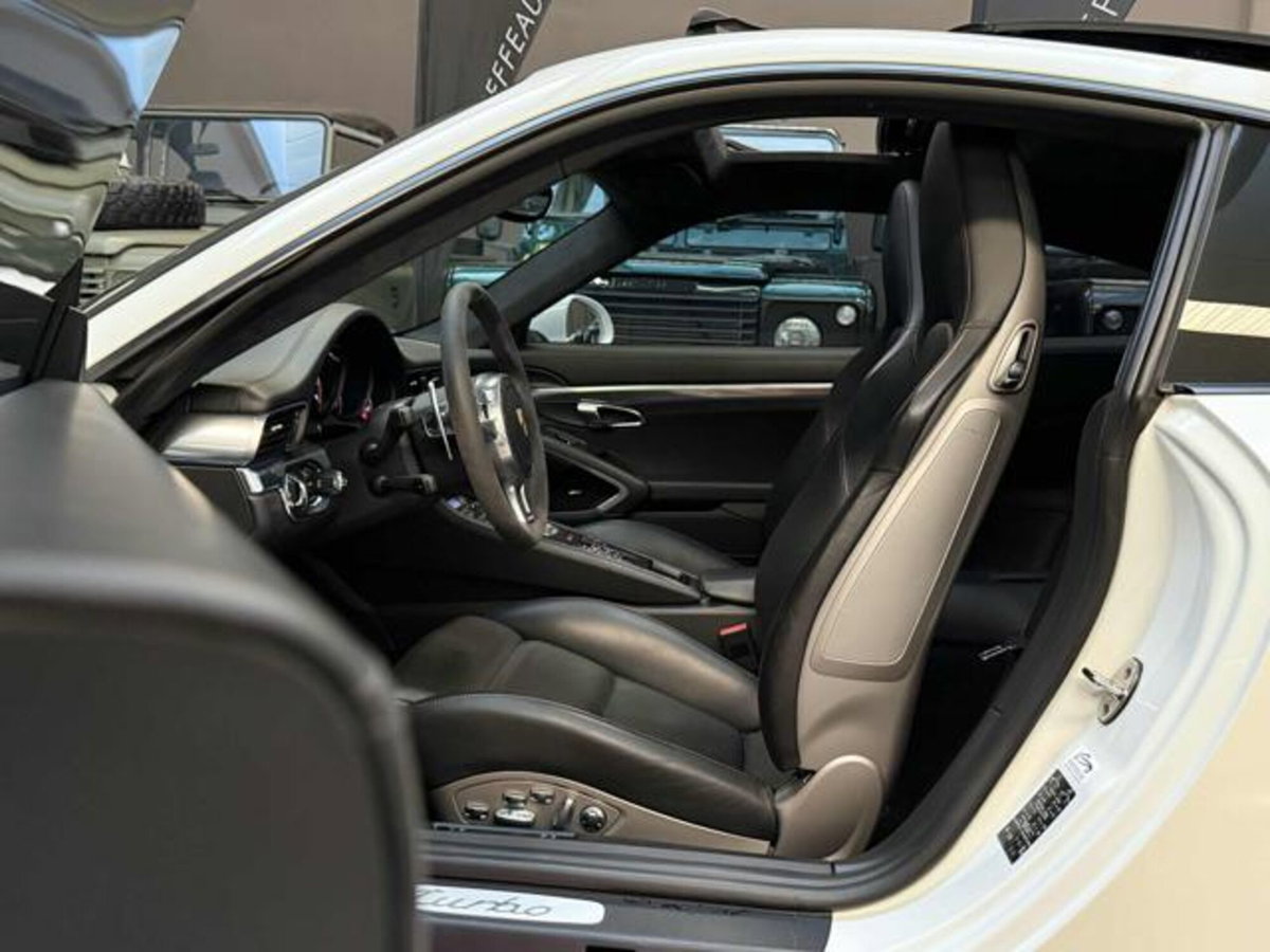 Porsche 911 Coupé 3.8 Turbo (8)