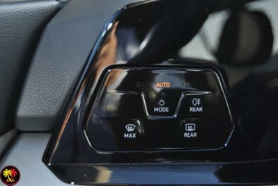Volkswagen Golf Variant 2.0 TDI SCR DSG Life (12)
