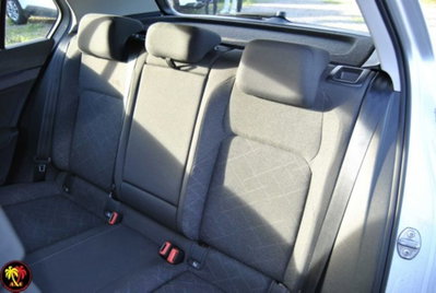 Volkswagen Golf Variant 2.0 TDI SCR DSG Life (13)
