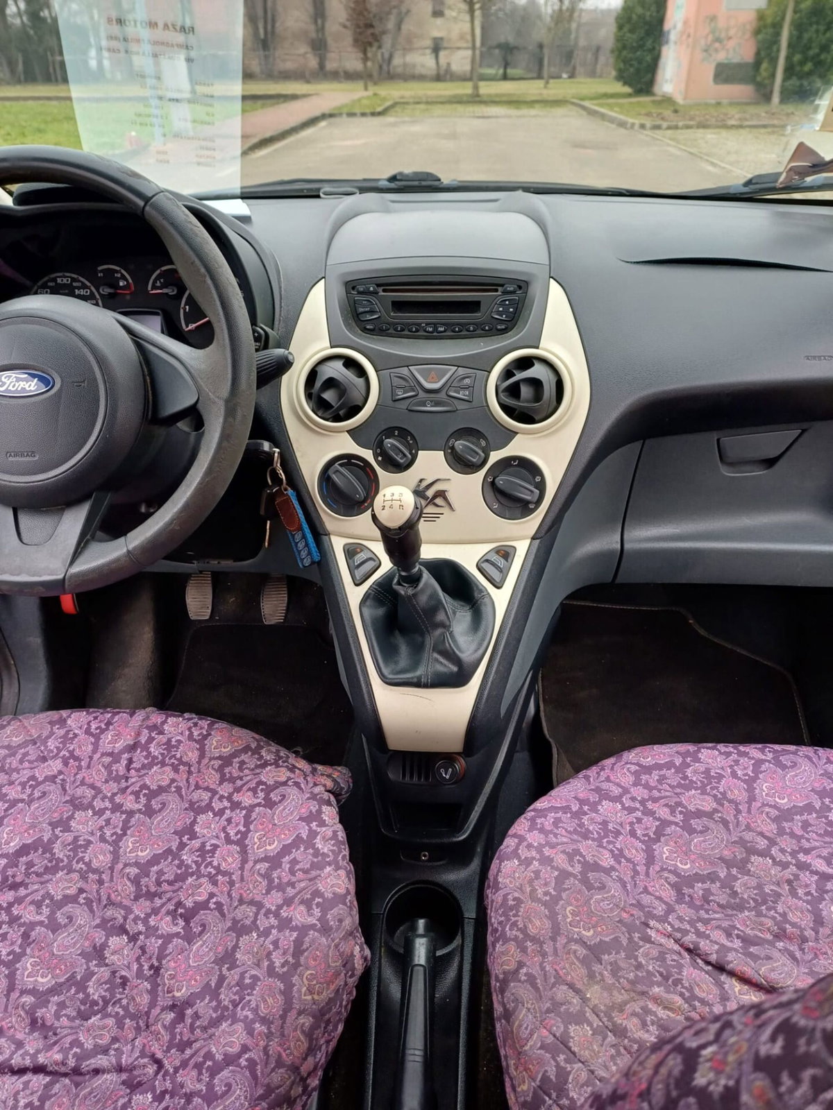 Ford Ka 1.2 8V 69CV Titanium (14)