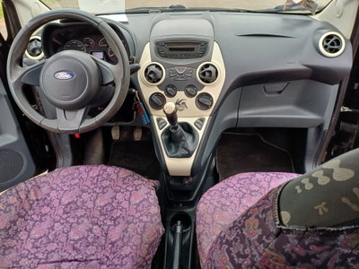 Ford Ka 1.2 8V 69CV Titanium (15)