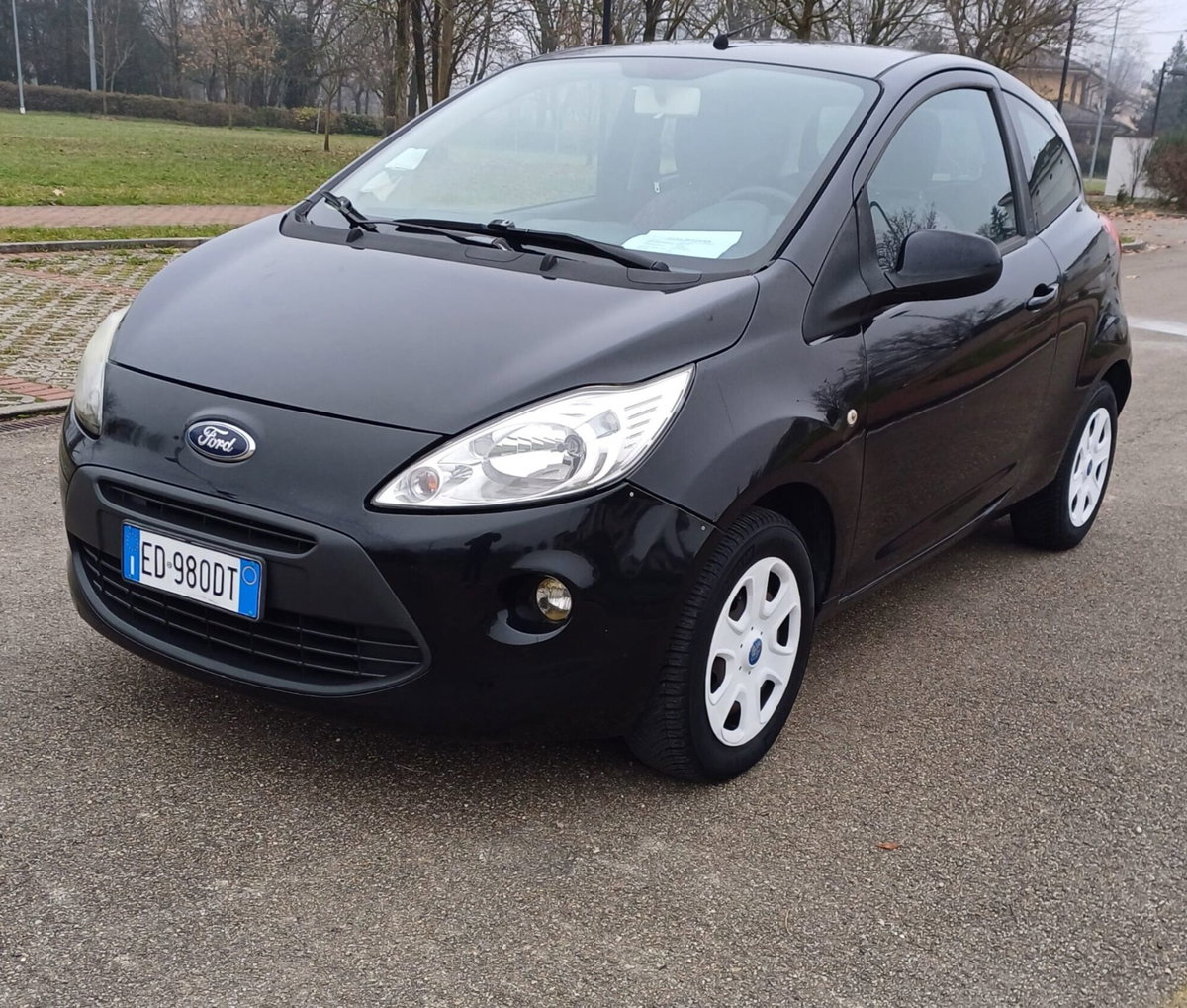 Ford Ka 1.2 8V 69CV Titanium (2)