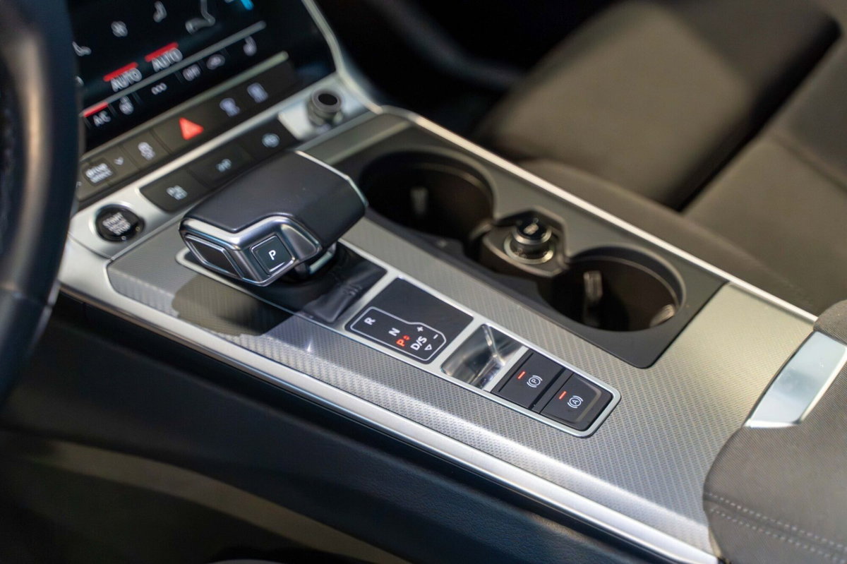 Audi A6 Avant 40 2.0 TDI S tronic Business Plus (11)