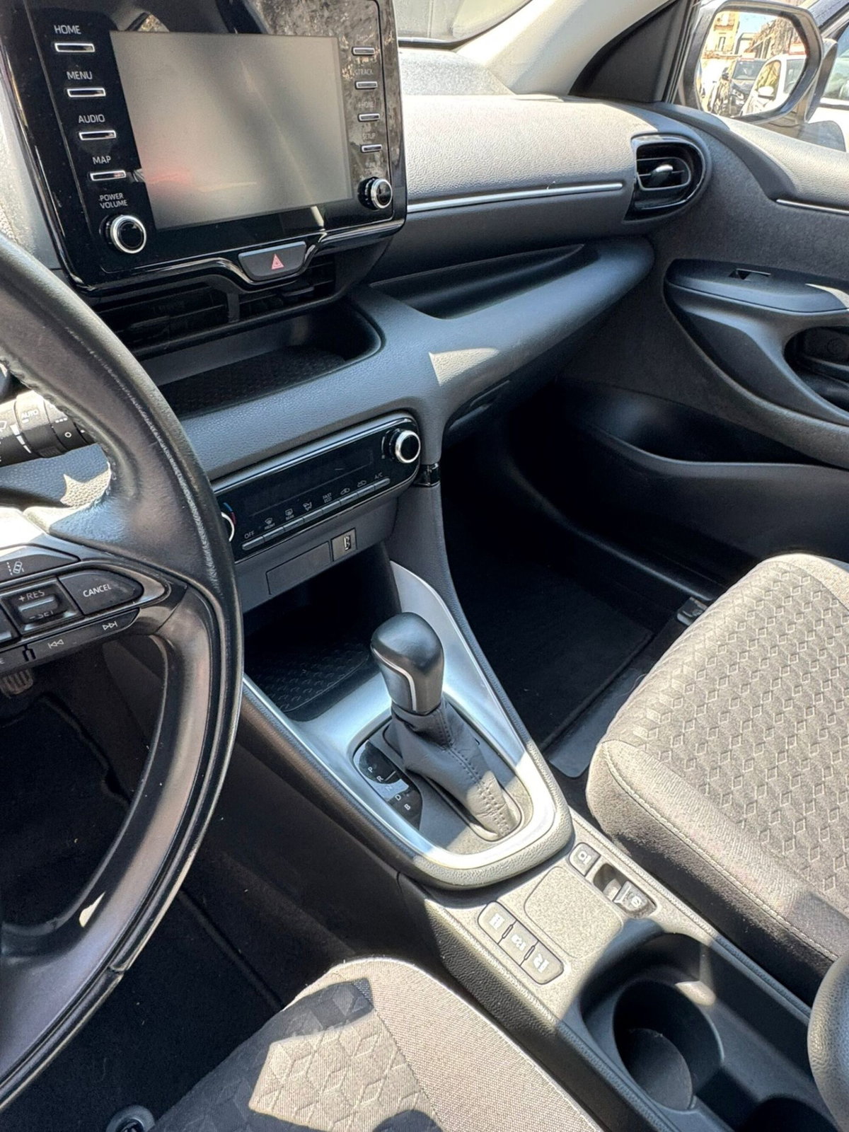 Toyota Yaris 1.5 Hybrid 5 porte Active (8)