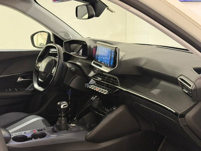 Peugeot 2008 PureTech 130 S&S Allure (6)