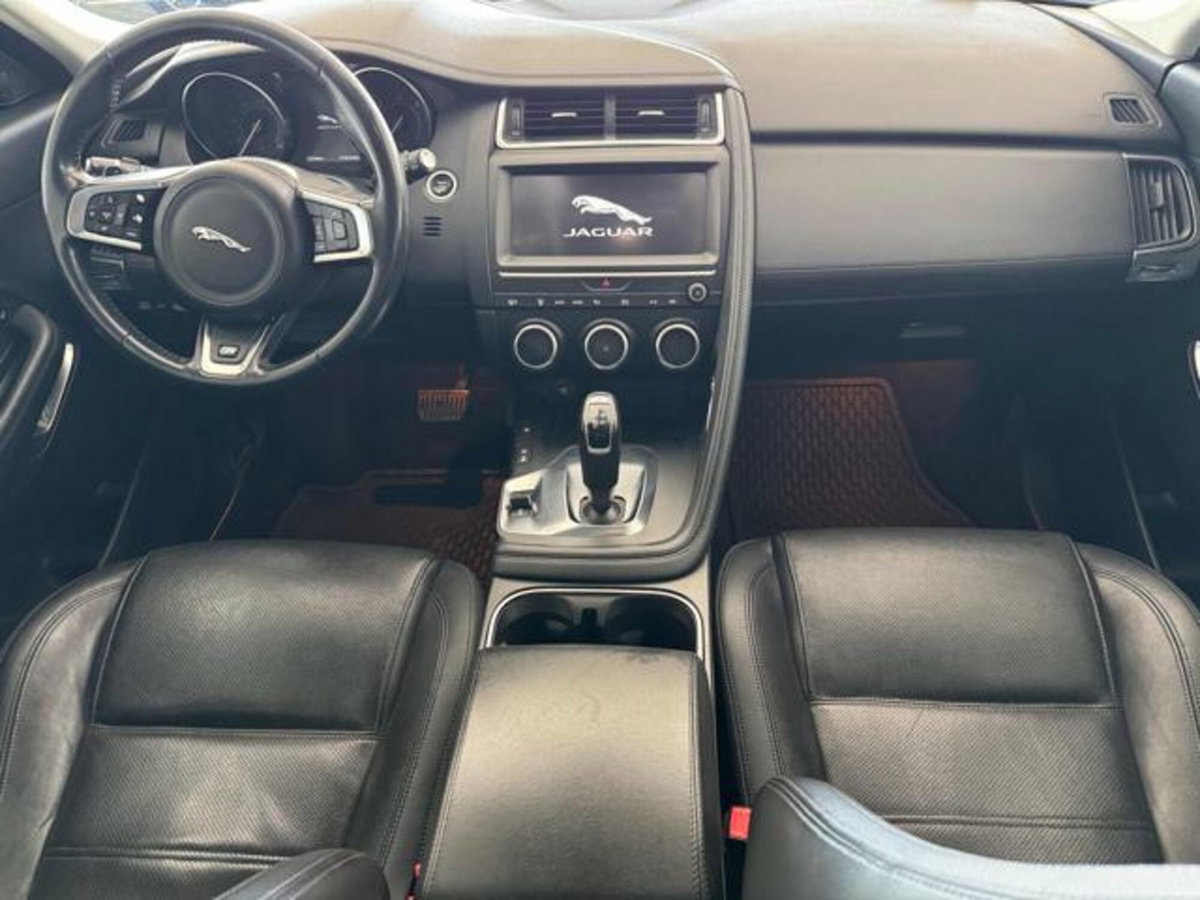 Jaguar E-Pace 2.0D 180 CV AWD aut. R-Dynamic SE (11)