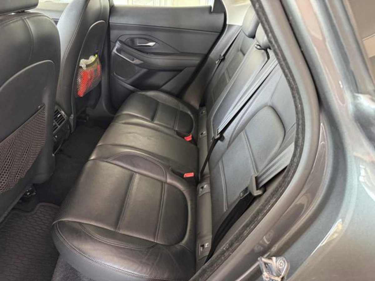 Jaguar E-Pace 2.0D 180 CV AWD aut. R-Dynamic SE (13)