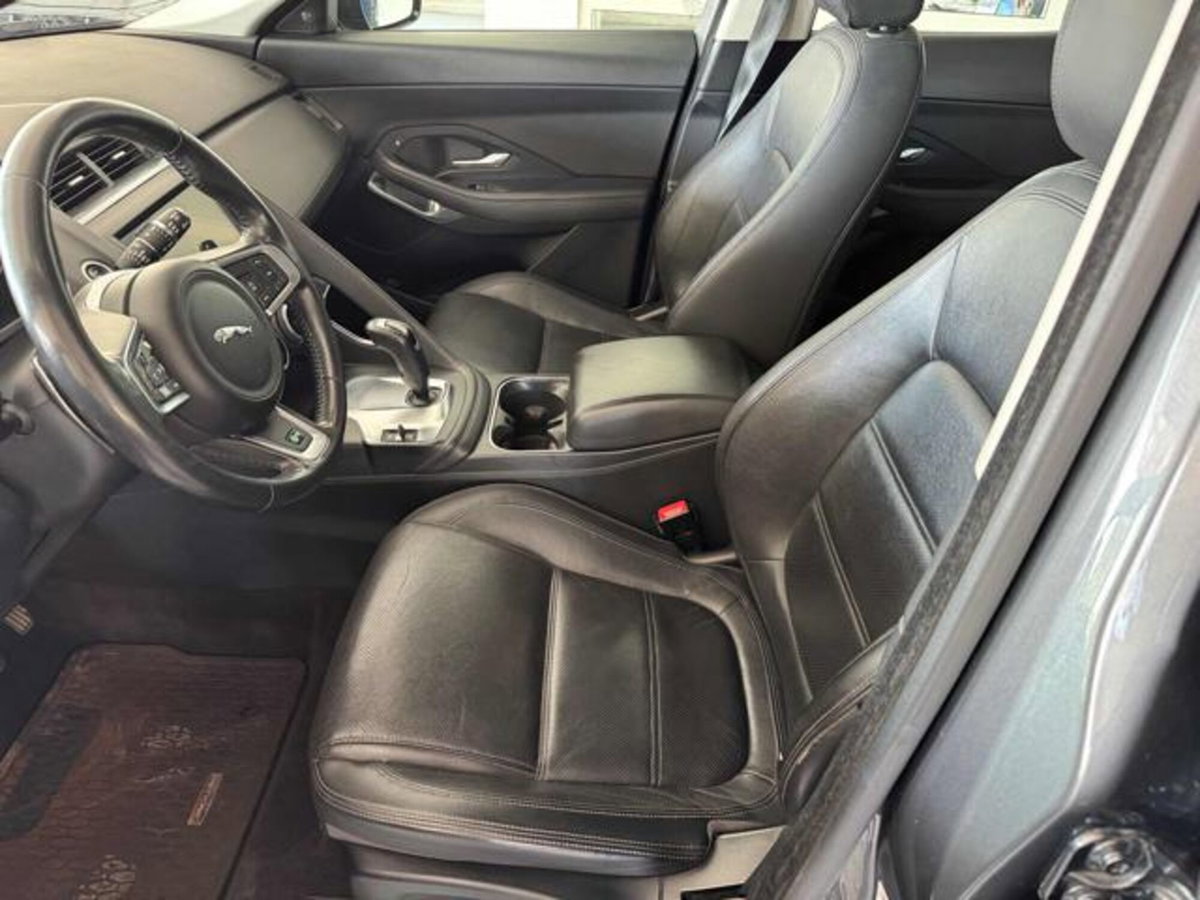 Jaguar E-Pace 2.0D 180 CV AWD aut. R-Dynamic SE (15)