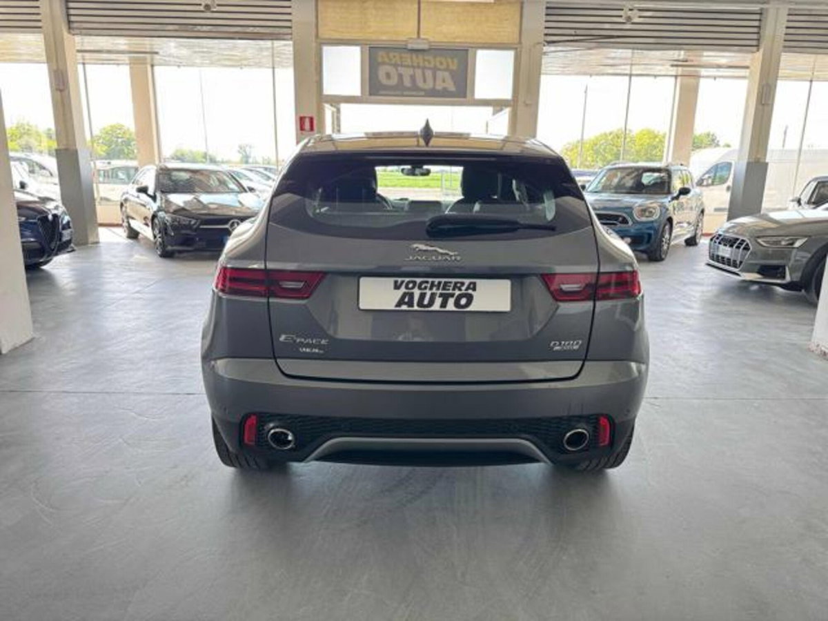 Jaguar E-Pace 2.0D 180 CV AWD aut. R-Dynamic SE (4)