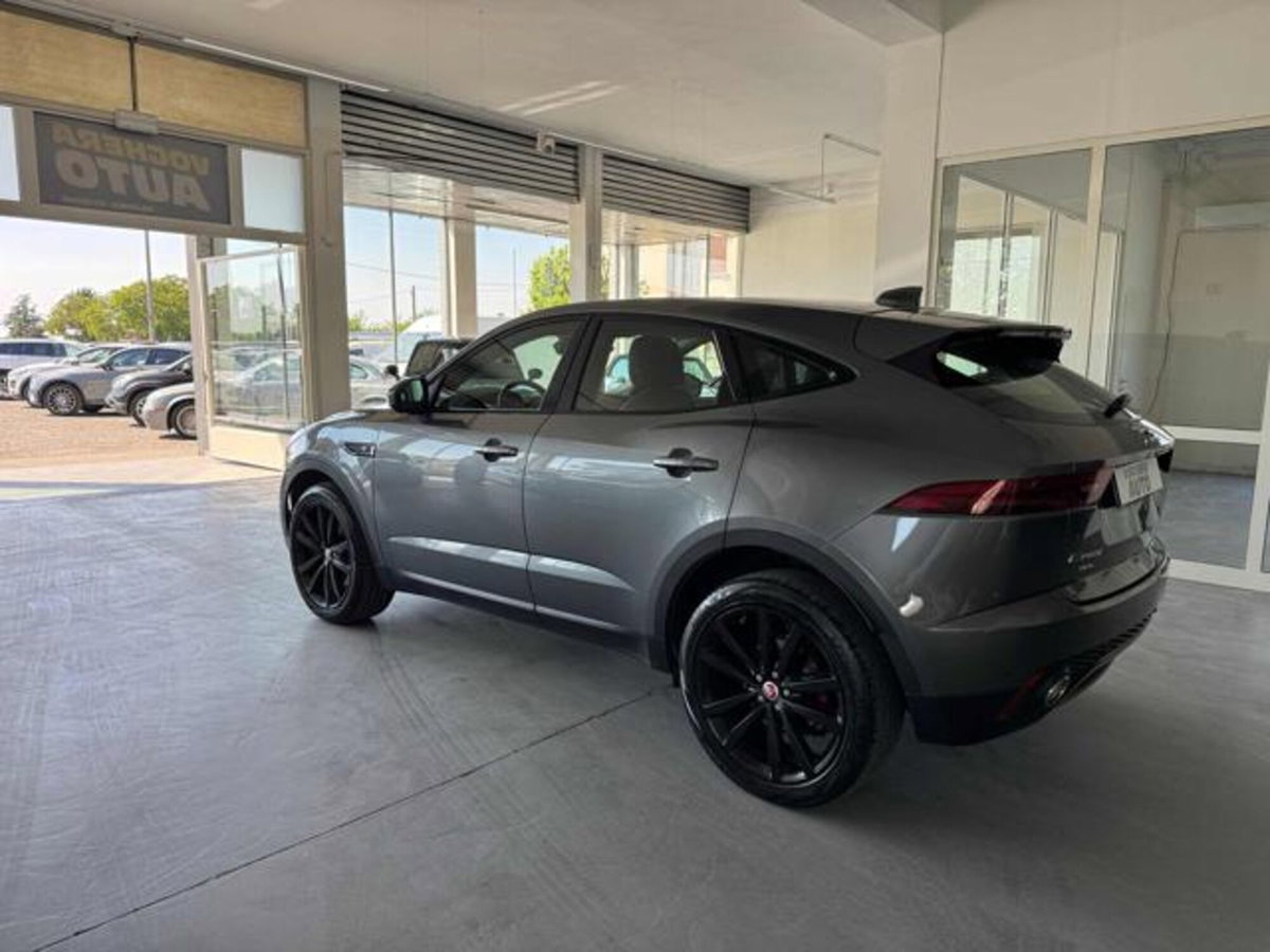 Jaguar E-Pace 2.0D 180 CV AWD aut. R-Dynamic SE (5)