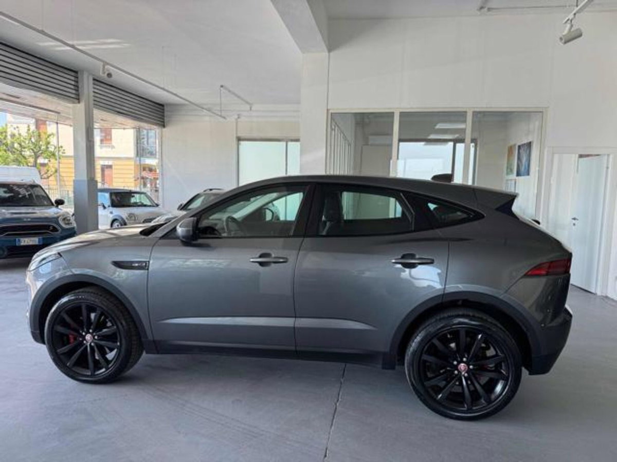 Jaguar E-Pace 2.0D 180 CV AWD aut. R-Dynamic SE (6)