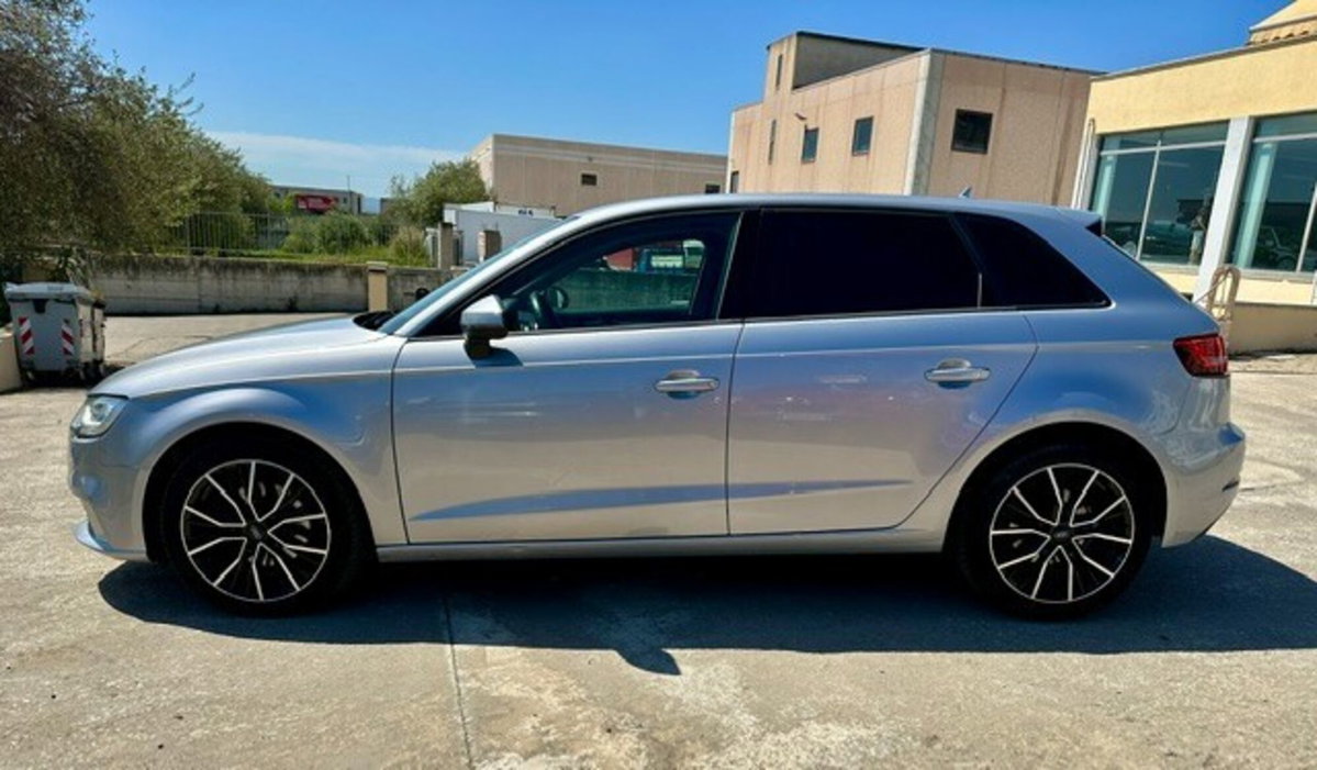 Audi A3 Sportback 1.6 TDI 116 CV S tronic Sport (10)