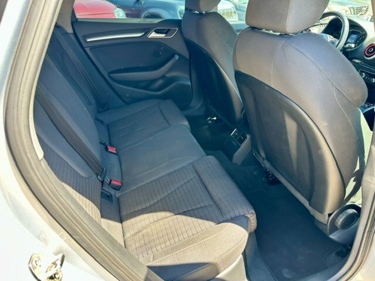 Audi A3 Sportback 1.6 TDI 116 CV S tronic Sport (18)